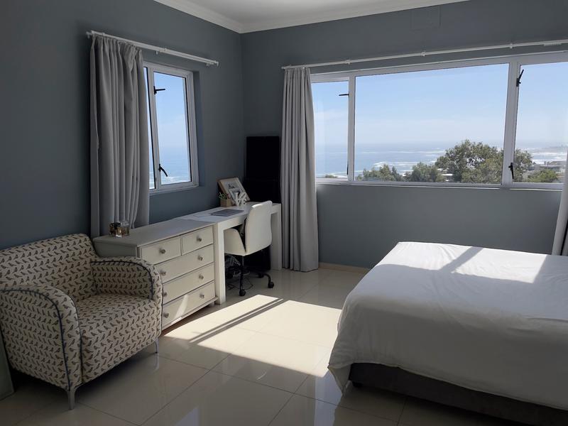 To Let 2 Bedroom Property for Rent in Camps Bay Western Cape